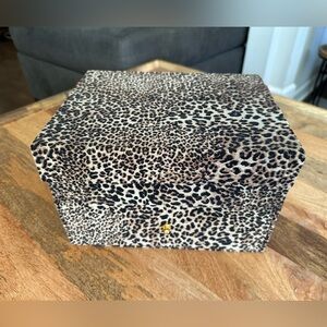 Elizabeth Arden storage box